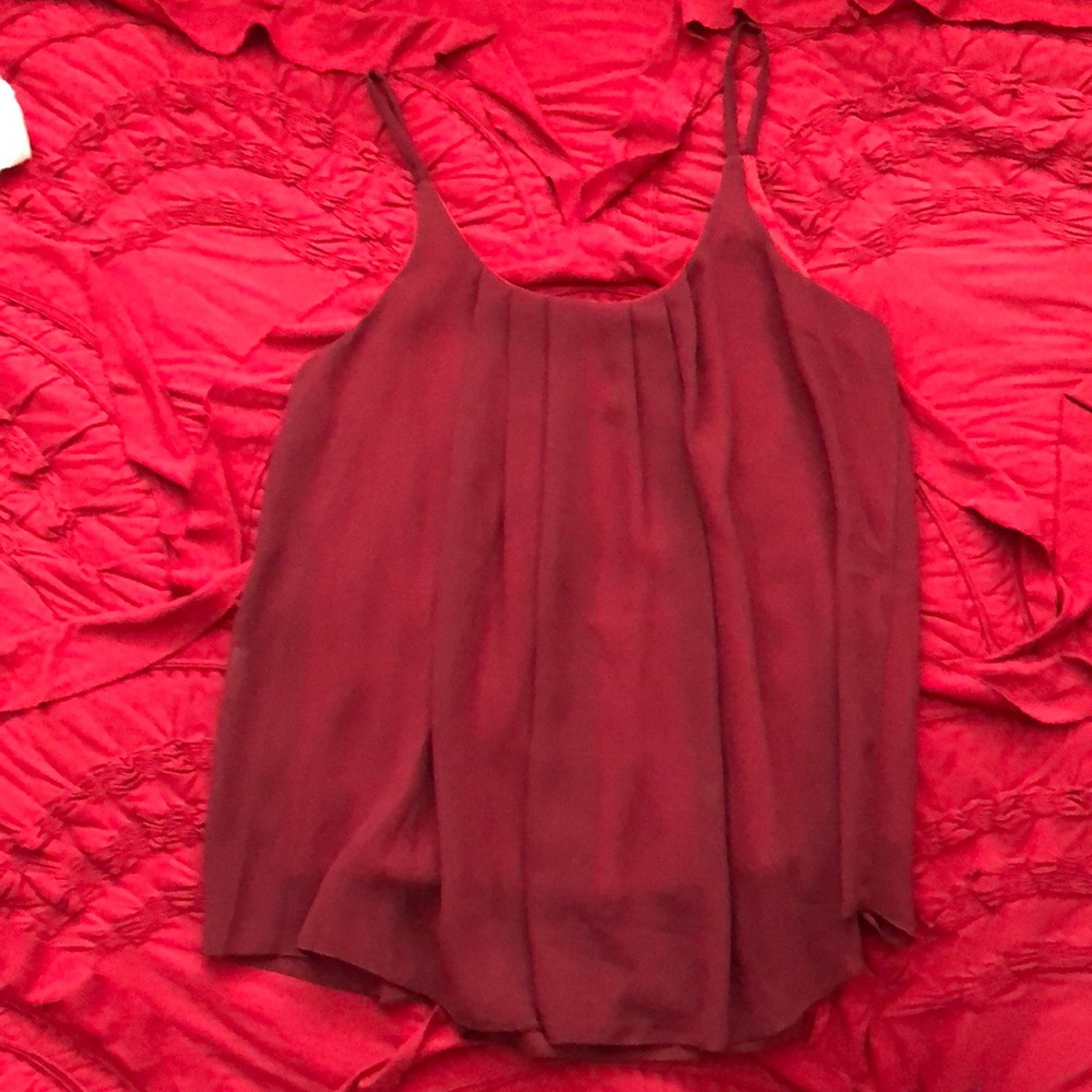 ♥️Maroon flowy tank top♥️